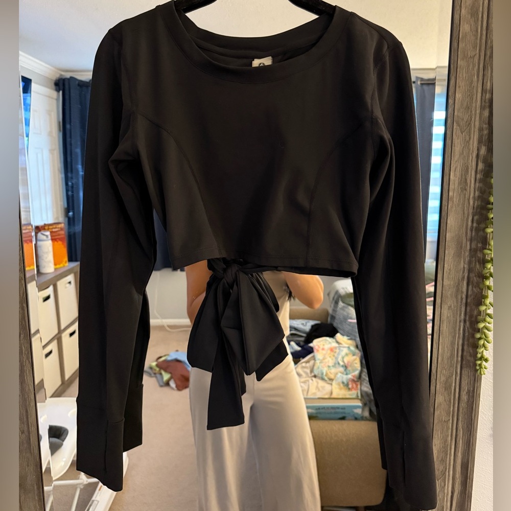 cropped black active top - Size L 🖤